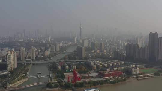 航拍雾霾中的南京秦淮河和电视塔
