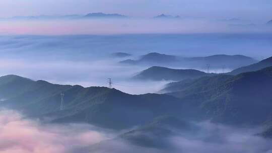 大山里的国家电网云海