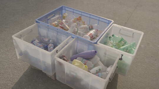 废瓶塑料分类环保循环再利用