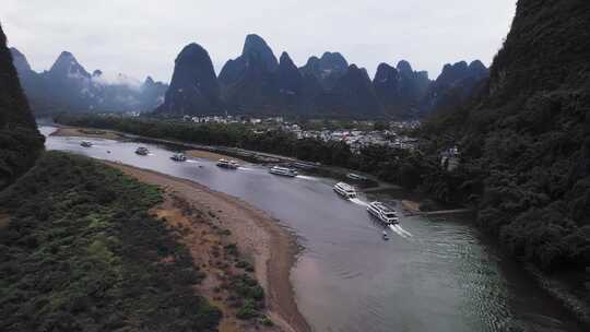 桂林山水烟雨漓江兴坪古镇航拍风光4K