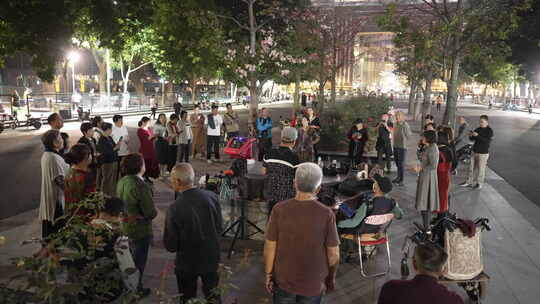 广州街头老年合唱团