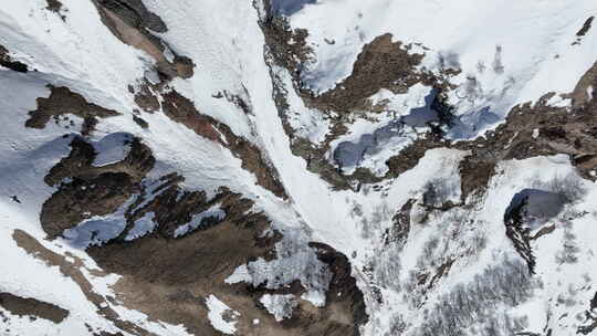 佐治亚州古多里美丽雪山的鸟瞰图