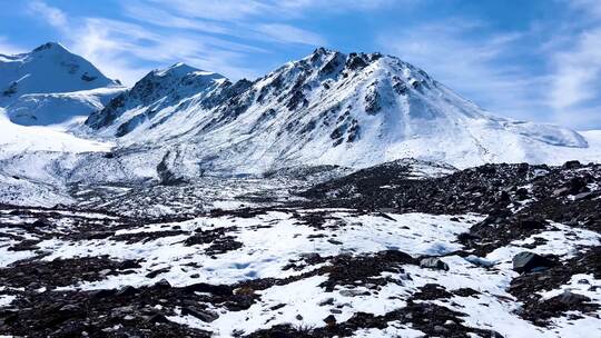 雪山山脉山峰冬季