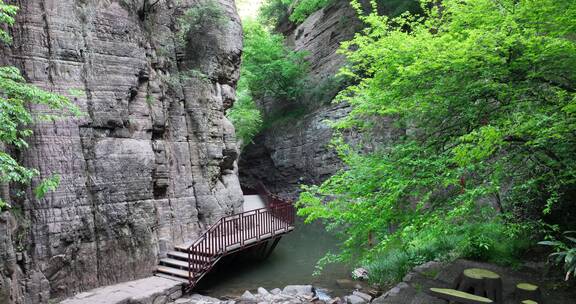 洛阳龙潭大峡谷旅游生态森林河流航拍景点