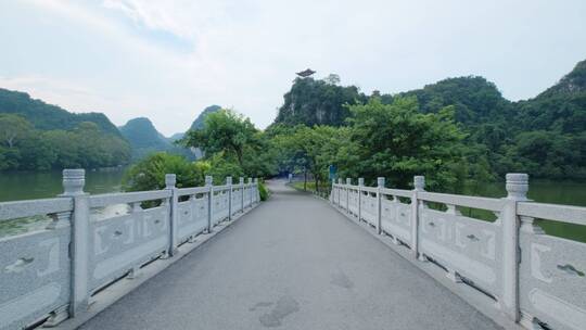 广西柳州山水龙潭公园风景古桥过桥