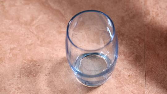 玻璃杯透明杯子