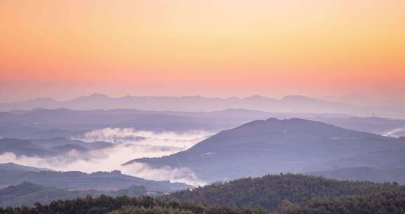 山川云雾日出延时摄影