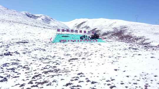 4K西藏雪山电力建设现场航拍06