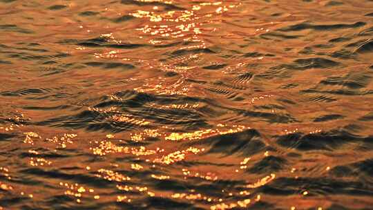 海上日出金色海面金光波纹波浪空镜