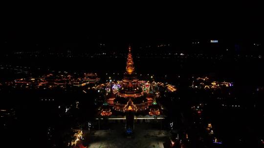 航拍城市美食广场人群夜景