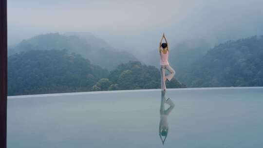 4k 美女瑜伽 湖边 仙境 冥想 情感视频
