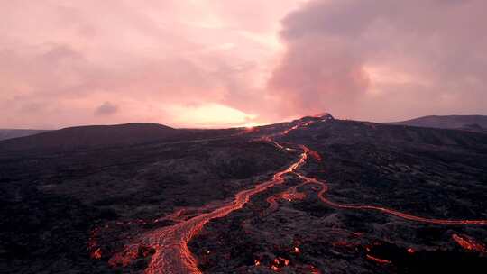 火山爆发岩浆流动