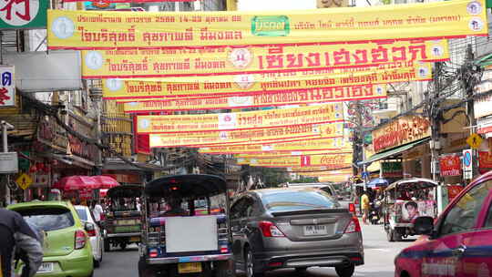 泰国曼谷唐人街街道道路商铺商店汽车车辆