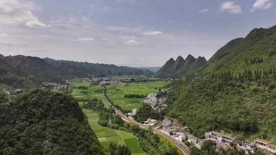 万峰林田园风光