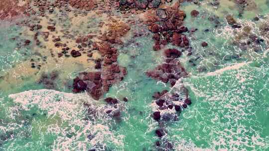 漳州火山岩海滩海浪黑礁石红礁石