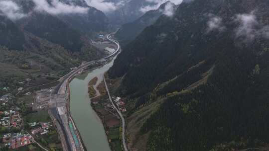 青海互助北山云海河流树木航拍视频