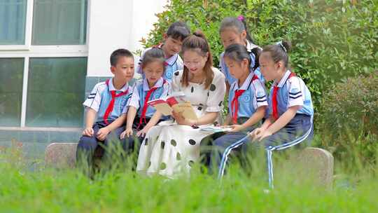 教师节 老师和孩子互动 校园学习