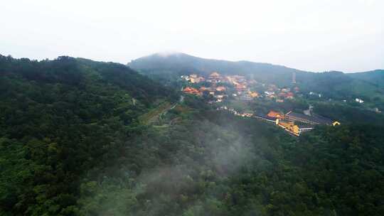 4K航拍南京牛首山景区云雾缭绕下的宏觉寺