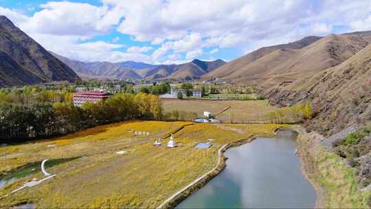 航拍四川川西新都桥鱼子西秋景彩林秋天