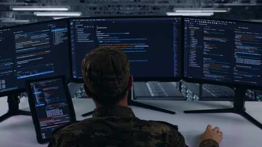 亚洲军方在数据中心编写代码时使用平板电脑