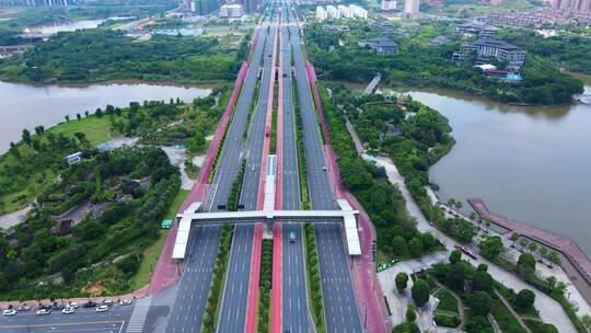 航拍广西南宁玉洞大道宽敞的公路