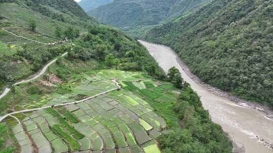 西藏墨脱G219扎墨公路雅鲁藏布航拍风光