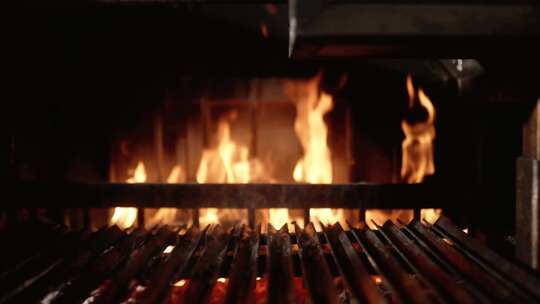 烧烤火炉铁架火焰燃烧