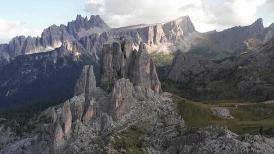 雄伟的五托里山脉的天线，与Croda da Lago。意大利白云石阿尔卑斯山。