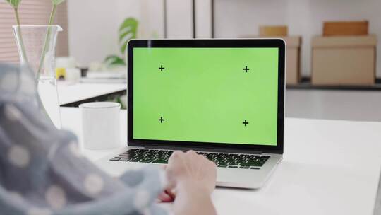 商务办公电脑绿屏抠像视频素材模板下载
