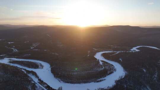 航拍大兴安岭黎明林海雪原雪河