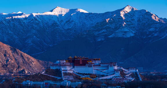 西藏拉萨城关区南山公园布达拉宫全景日出