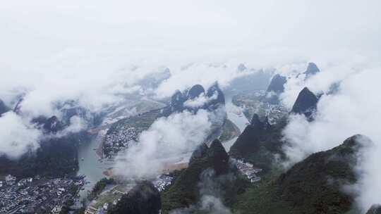 桂林山水烟雨漓江兴坪古镇航拍风光4K