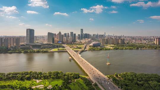 中国辽宁沈阳市城市风景浑河蓝天延时摄影