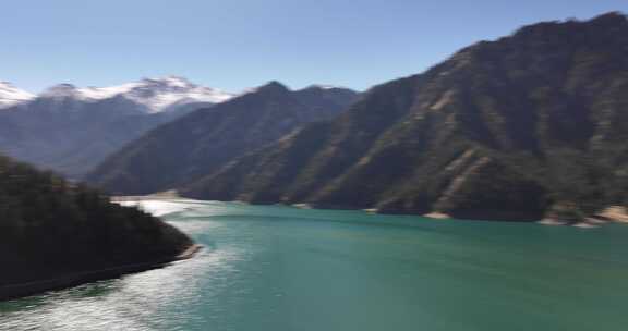 天山天池秋景航拍