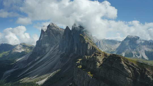 特伦蒂诺上阿迪热白云石阿尔卑斯山南蒂罗尔意大利欧洲的塞塞达和弗切塔高峰视频素材模板下载