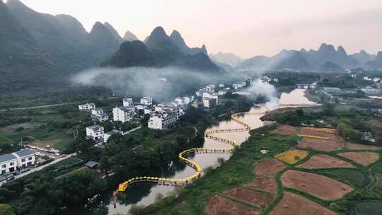 桂林遇龙河巨龙巡游