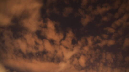 夜晚云层移动延时拍摄