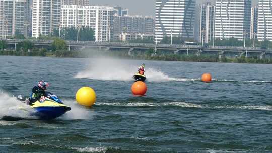 水上摩托艇比赛冲浪激情乘风破浪