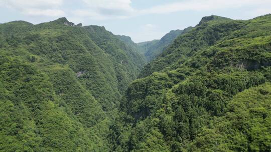 航拍大自然青山山谷风景