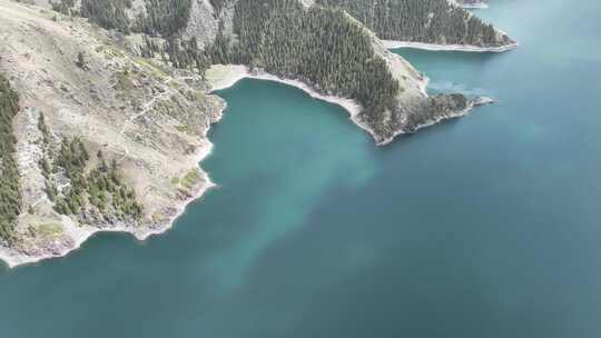 航拍新疆昌吉天山天池风景区湖光山色