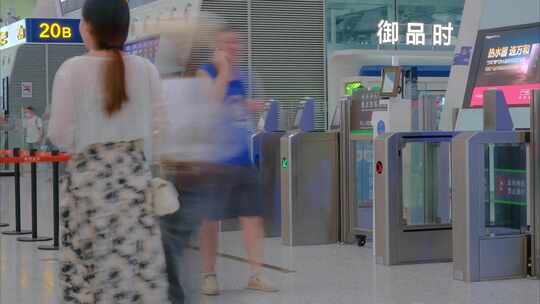 火车动车高铁杭州火车东站火车站乘客旅客人视频素材模板下载
