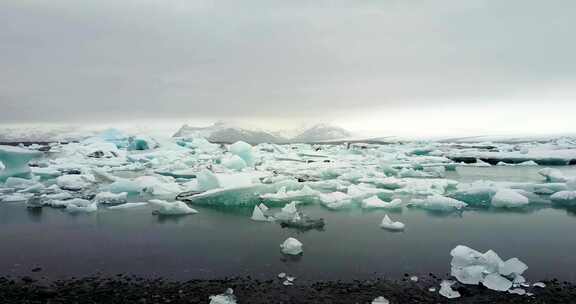 Jökulsárlón，冰岛冰川河泻湖。