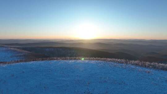 大兴安岭冬季林海雪原山峦起伏