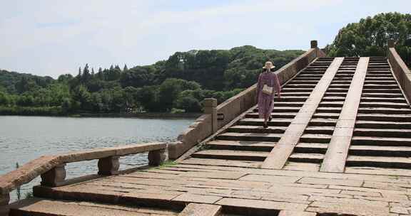 夏天苏州石湖公园景观