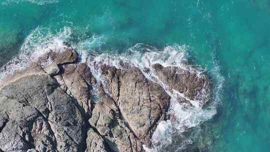 岛屿海岛海边礁石航拍