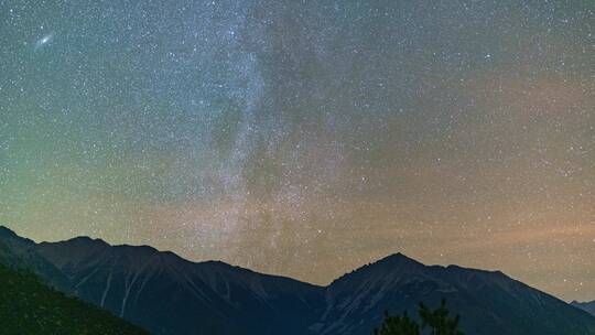 西藏来古冰川星空银河