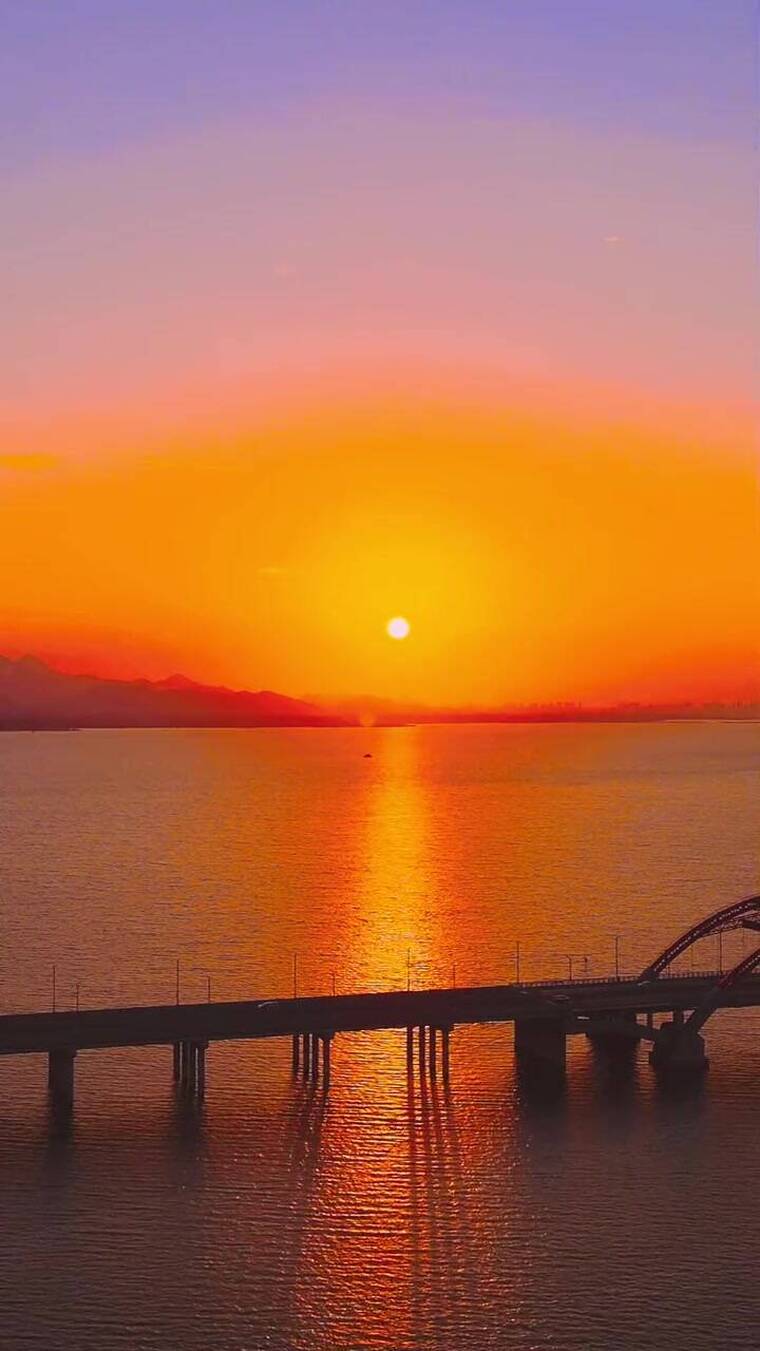 想你时望天空也多应景，这么浪漫的一幕