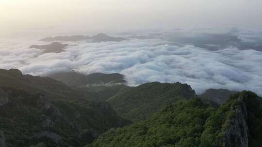 航拍山顶云海