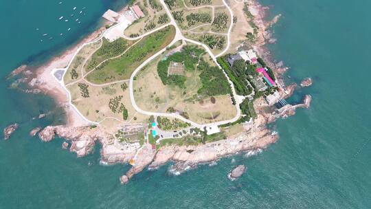 4K航拍青岛小麦岛公园全景俯拍2022视频素材模板下载