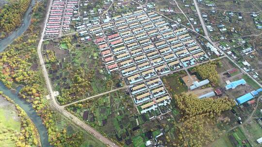 航拍大兴安岭秋季林场山村风景